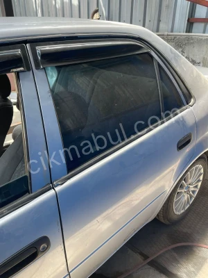 toyota corolla sol arka kapı