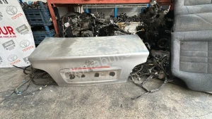1998-2003 MODEL TOYOTA AVENSİS BAGAJ KAPAĞI