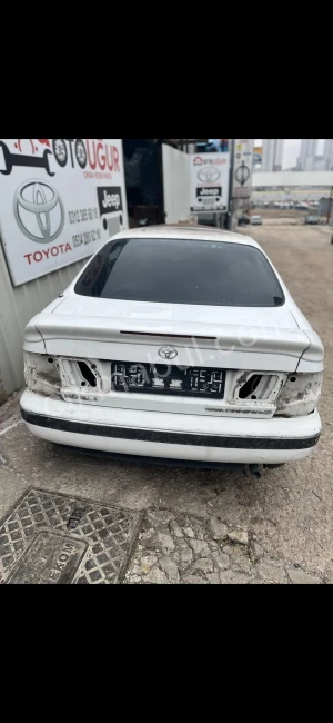 TOYOTA CARİNA ÇIKMA BAGAJ KAPAĞI