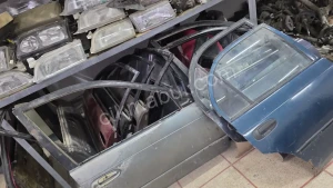 1993-1998 MODEL TOYOTA COROLLA SAĞ ÖN KAPI